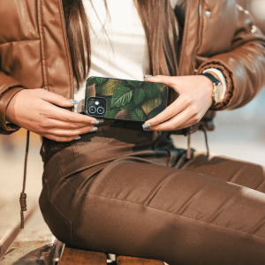 Handyhülle aus robustem, schwarzem TPU-Material und hochwertigem HD-Druck. Individuelle Anpassung und angenehme Handhabung vereinen optimalen Schutz und Persönlichkeit.