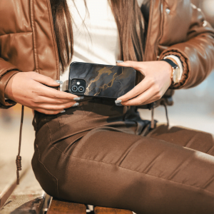 Handyhülle aus robustem, schwarzem TPU-Material und hochwertigem HD-Druck. Individuelle Anpassung und angenehme Handhabung vereinen optimalen Schutz und Persönlichkeit.