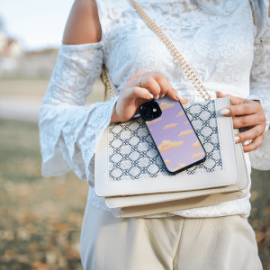 Handyhülle aus robustem, schwarzem TPU-Material und hochwertigem HD-Druck. Individuelle Anpassung und angenehme Handhabung vereinen optimalen Schutz und Persönlichkeit.