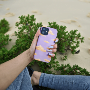 Handyhülle mit glänzender oder matter Oberfläche und vollflächigem rundum Druck. Individuelle Anpassung und schlankes Design vereinen optimalen Schutz und Persönlichkeit.