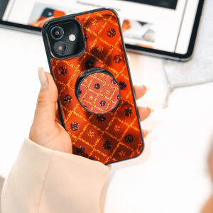 Handyhülle aus robustem, schwarzem TPU-Material und hochwertigem HD-Druck. Individuelle Anpassung und angenehme Handhabung vereinen optimalen Schutz und Persönlichkeit.