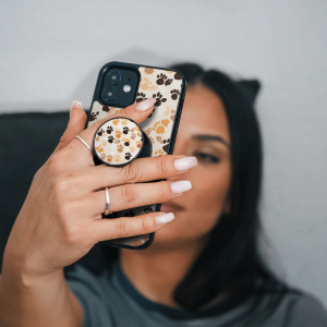 Handyhülle aus robustem, schwarzem TPU-Material und hochwertigem HD-Druck. Individuelle Anpassung und angenehme Handhabung vereinen optimalen Schutz und Persönlichkeit.