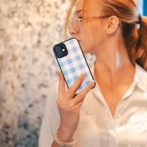 Handyhülle aus robustem, schwarzem TPU-Material und hochwertigem HD-Druck. Individuelle Anpassung und angenehme Handhabung vereinen optimalen Schutz und Persönlichkeit.