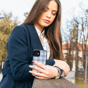 Handyhülle aus robustem, schwarzem TPU-Material und hochwertigem HD-Druck. Individuelle Anpassung und angenehme Handhabung vereinen optimalen Schutz und Persönlichkeit.