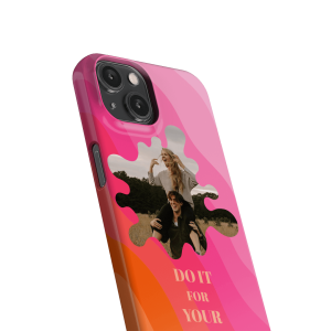 Handyhülle mit glänzender oder matter Oberfläche und vollflächigem rundum Druck. Individuelle Anpassung und schlankes Design vereinen optimalen Schutz und Persönlichkeit.