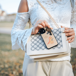 Handyhülle aus robustem, schwarzem TPU-Material und hochwertigem HD-Druck. Individuelle Anpassung und angenehme Handhabung vereinen optimalen Schutz und Persönlichkeit.