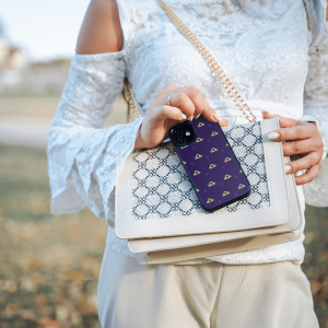 Handyhülle aus robustem, schwarzem TPU-Material und hochwertigem HD-Druck. Individuelle Anpassung und angenehme Handhabung vereinen optimalen Schutz und Persönlichkeit.