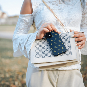 Handyhülle aus robustem, schwarzem TPU-Material und hochwertigem HD-Druck. Individuelle Anpassung und angenehme Handhabung vereinen optimalen Schutz und Persönlichkeit.