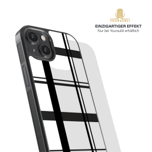 Exklusive Handyhülle aus robustem schwarzem Material, ergänzt durch hochwertige metallisierte Untergründe. Individuelle Anpassung und die angenehme Handhabung bieten sowohl optimalen Schutz als auch Einzigartigkeit.