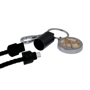 4-in-1 Schlüsselanhänger mit schwarz geflochtener Kunstlederschlaufe und verchromten Anhänger vereint praktische Vielseitigkeit mit vier nützlichen Funktionen und innovativem Design in einem praktischen Accessoire.